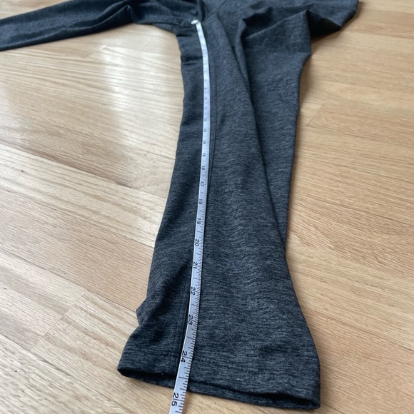 Kyodan Gray Workout Capri Leggings Size Medium In Excellent Condition - Picture 7 of 7